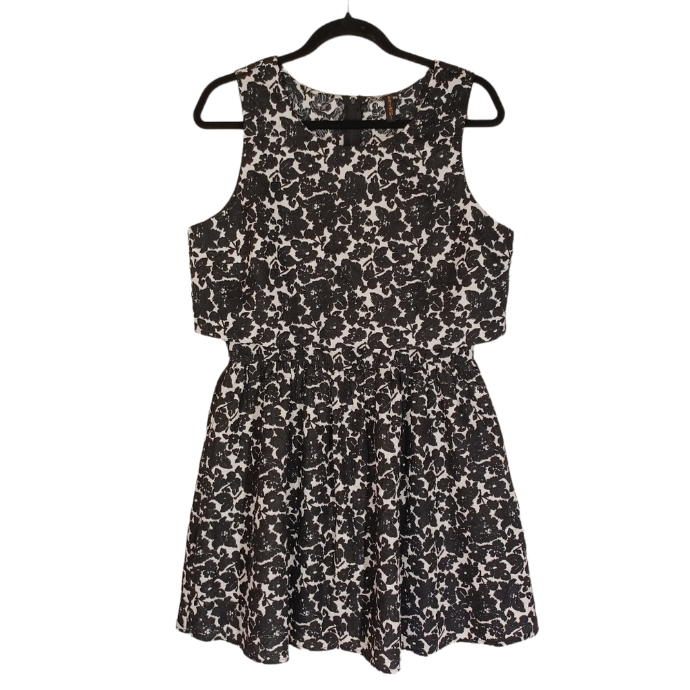 WANT AND NEED Black White Floral Print 2 Layer Split Back Sleeveless Dress XL